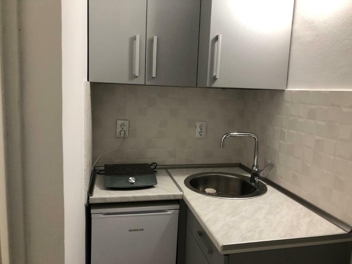 Piccolo Appartement Novi Sad Buitenkant foto